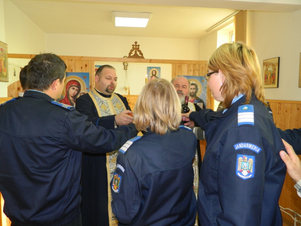 Jandarmii sătmăreni şi-au sărbătorit patronii spirituali, pe sfinţii Arhangheli Mihail şi Gavriil