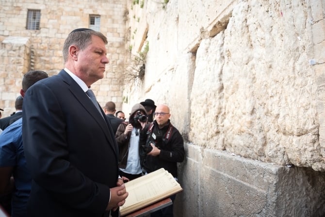 Iohannis la Zidul Plângerii