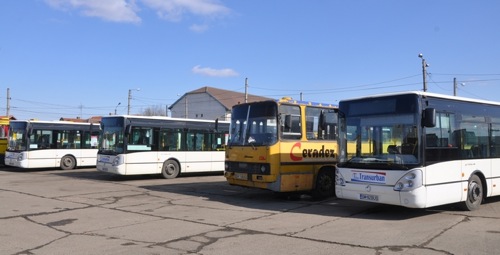 autobuze Transurban in curtea firmei