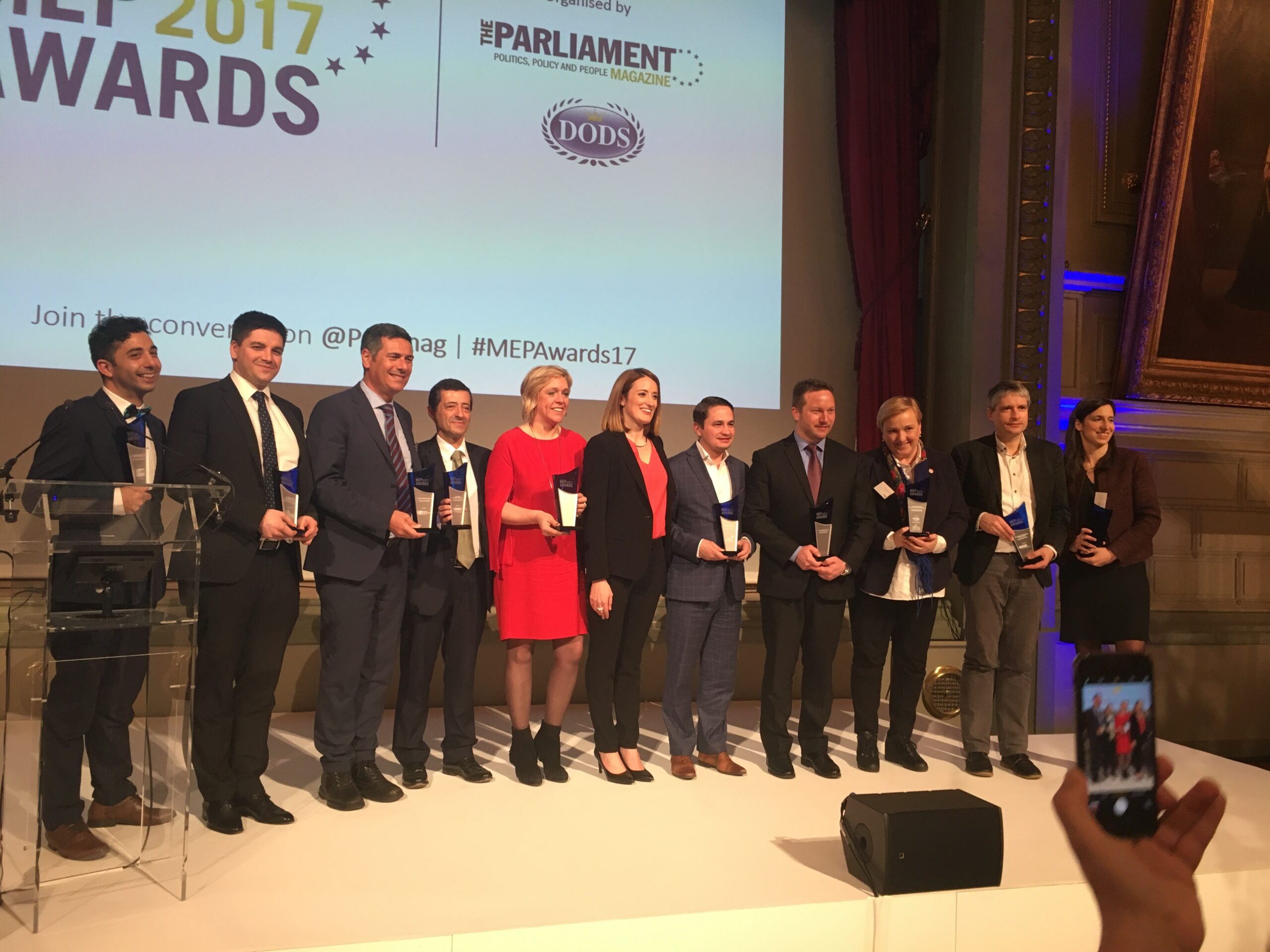 Europarlamentarul PSD Emilian Pavel a fost desemnat săptămâna aceasta, în cadrul Galei MEP Awards 2017, deputat european al anului la categoria angajabilitate şi ocuparea forţei de muncă