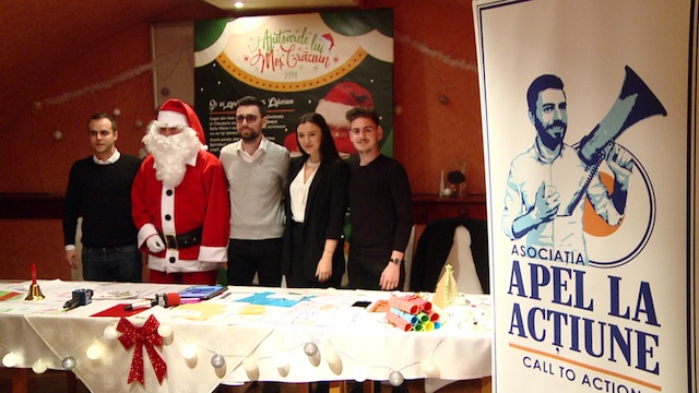 Conferinţa a fost susţinută de preşedintele Asociaţiei, Mihai Huzău, alături de voluntarii Renato Crâșmar, Anca Pușcaș şi Alexandru Șuta şi, bineînţeles, de Moş Crăciun