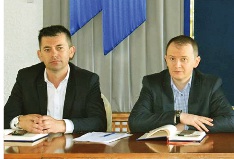 Consilierul Cosmin Dorle si prefectul Darius Filip