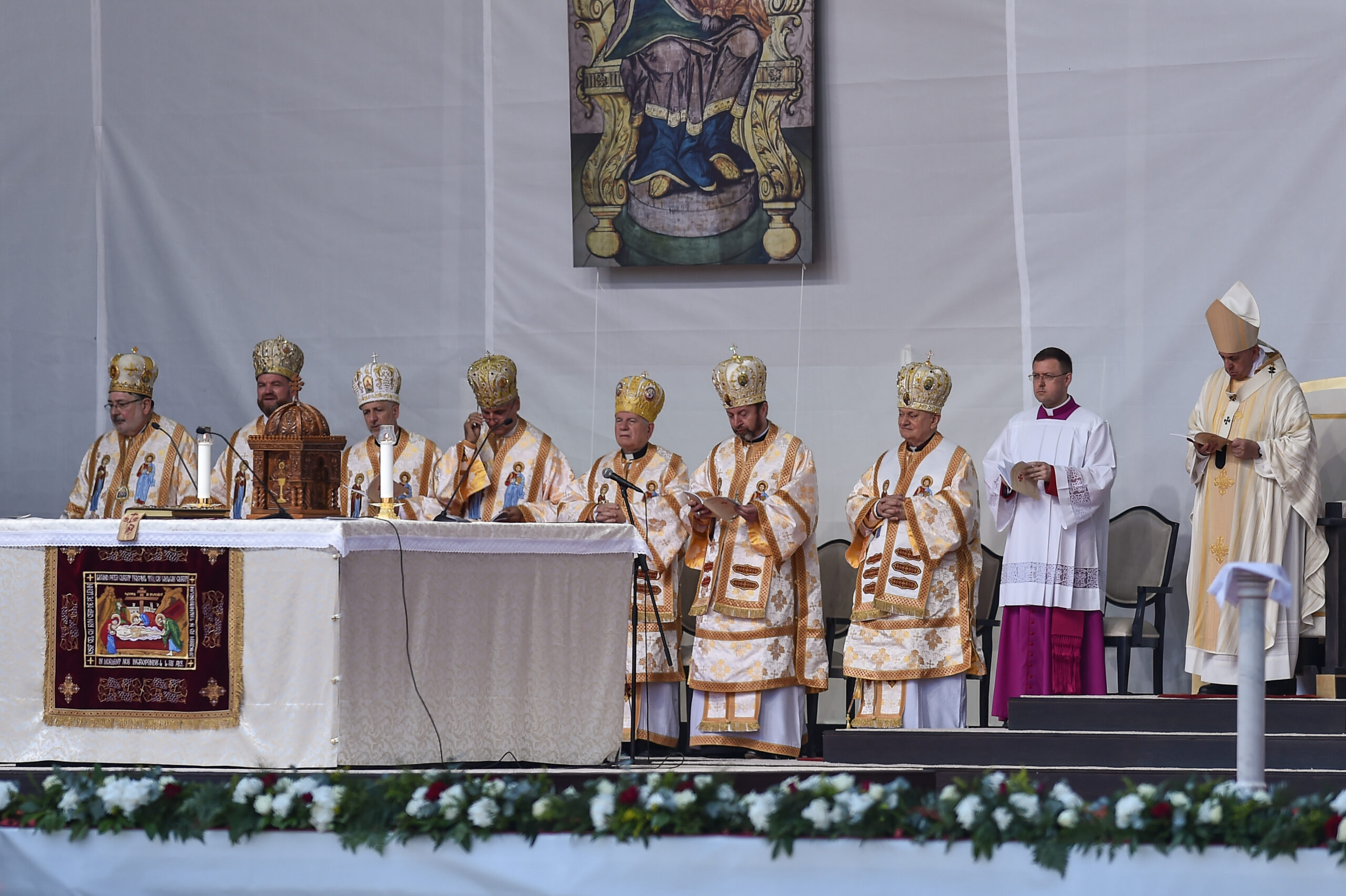 Papa Francisc a oficiat la Blaj ceremonia de beatificare a celor șapte episcopi greco-catolici martiri, alături de un numeros sobor de preoți din care a făcut parte și părintele Florin Fodoruț din Satu Mare