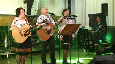 Grupul folk ”Eu cred” din Piatra Neamț