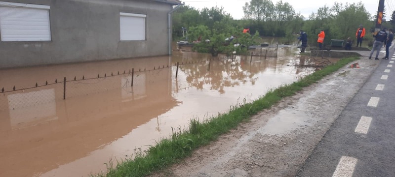 Case inundate in localitatea Socond