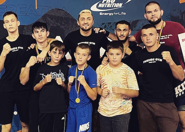 KICKBOX: Friends Gym Satu Mare a început cu multe victorii sezonul competiţional