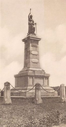 Fostul monumentul comemorativ de la Smârdan. Pe soclu se afla zeița Victoria 