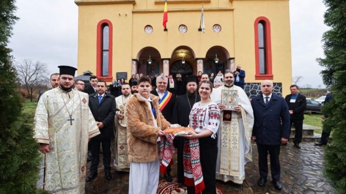 Sute de credincioși la Catedrala Ortodoxă din Negrești-Oaș