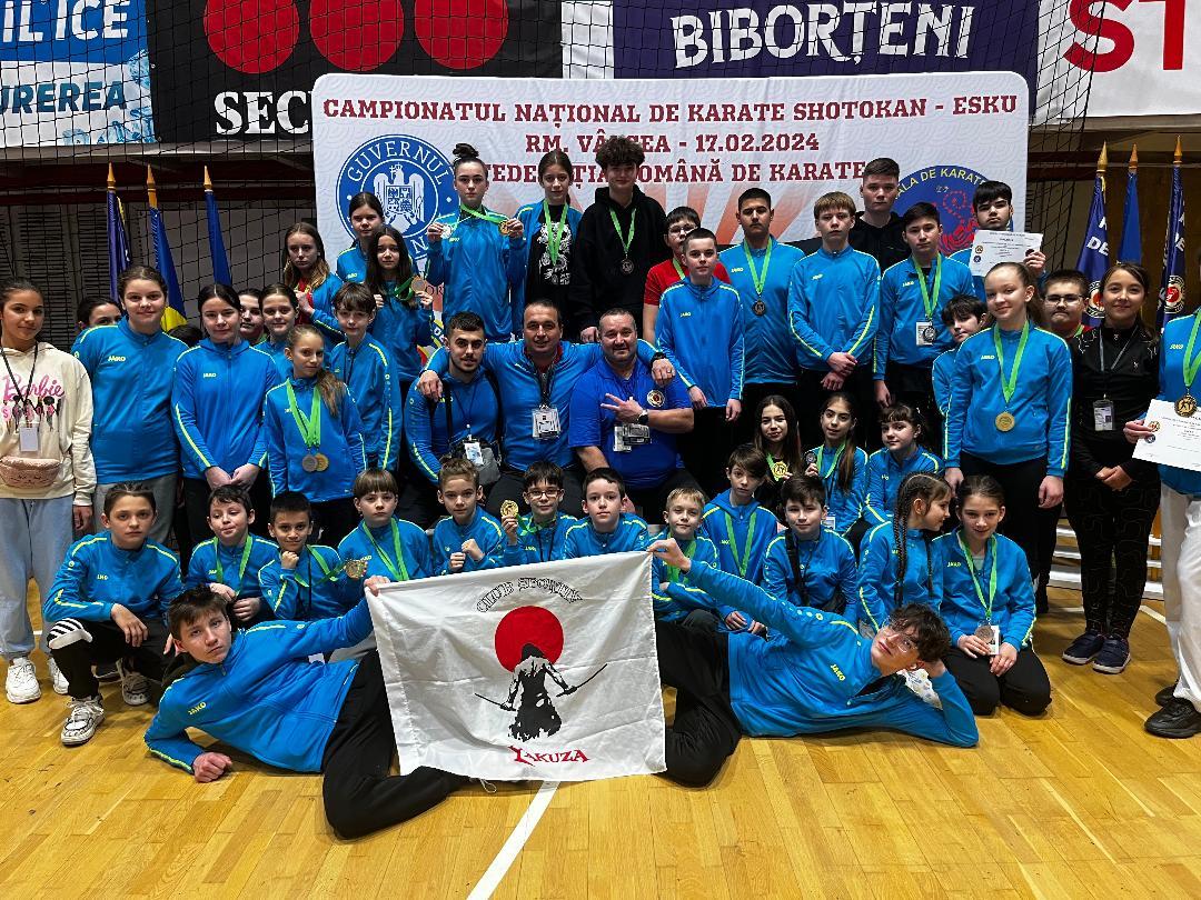 Karateka de la CS Yakuza Satu Mare au cucerit 33 de medalii la CM de la Râmnicu Vâlcea