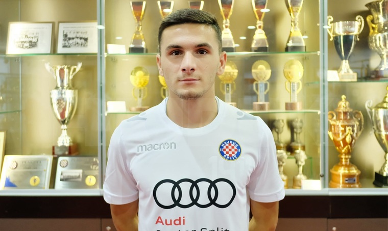CFR Cluj ”îi fură” Universităţii Craiova un jucător de naţională