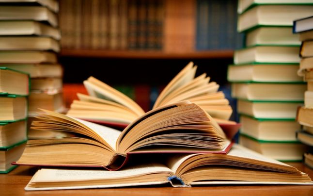 Românii citesc mai puțin de 5 minute pe zi, iar 35% dintre cetățeni nu au citit vreodată o carte
