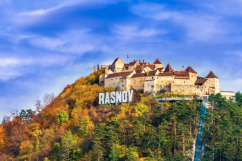 Istorie, sport, turism și cultură la Râșnov, placă turnantă a Carpaților