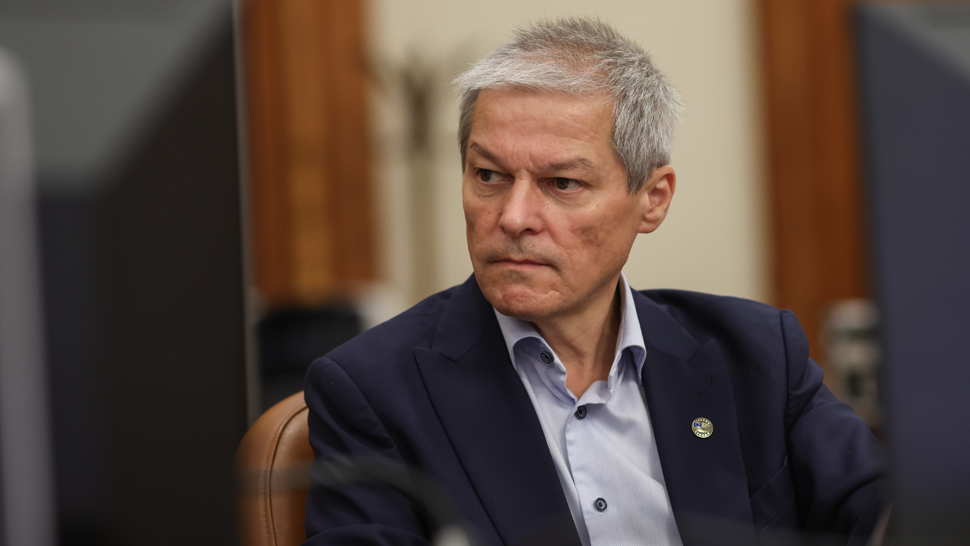 Dacian Cioloş a depus un denunţ împotriva lui Marcel Ciolacu