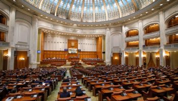 Senatul votează unanim pentru ca fugarii să plătească cheltuielile de extrădare