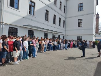 Tinerii de la Colegiul Național „Doamna Stanca” descoperă profesia de pompier într-un eveniment organizat de ISU SOMEȘ
