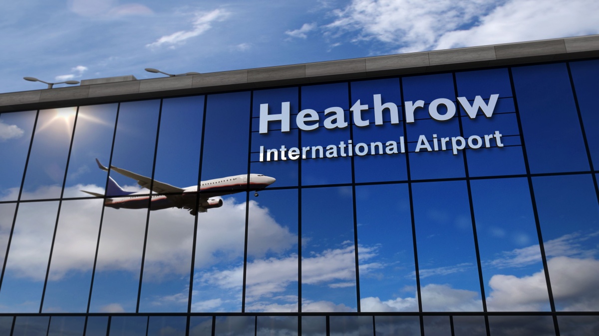 BREAKING NEWS: Un Boeing 787-9 al  și un Airbus al British Airways s-au ciocnit pe pistă la Aeroportul Heathrow din Londra