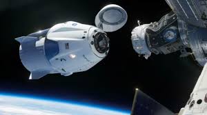 O capsulă Dragon a companiei SpaceX s-a desprins de ISS şi se îndreaptă spre Terra