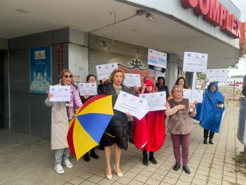 Angajații de la Registrul Comerțului Satu Mare continuă protestele