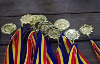 Opt medalii pentru elevii din loturile României la Turneul Internațional Avansat de Informatică 2024