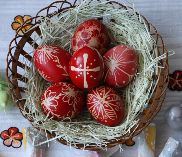 Ouăle vopsite în Joia Mare şi mâncate de Paşte apară de suferinţe şi necaz