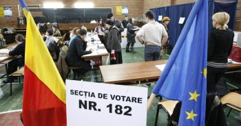 Birourile electorale ale secțiilor de  votare pot avea cel mult 7 membri,  pe lângă președinte și locțiitor