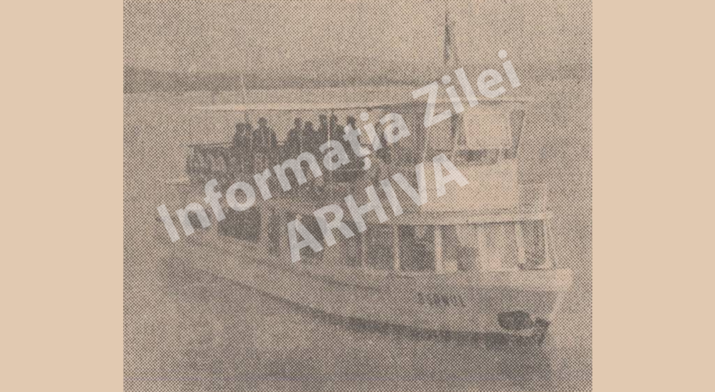 Vaporașul „Oșanul“ în prima lui croazieră pe lacul de la Călinești- Oaș din 1972