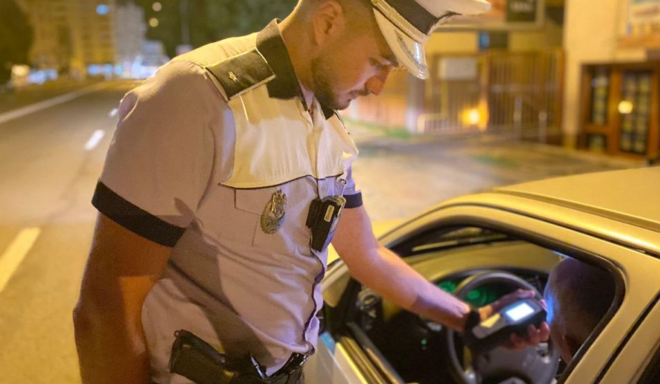 Șoferi băuți sau drogați, depistați de polițiști