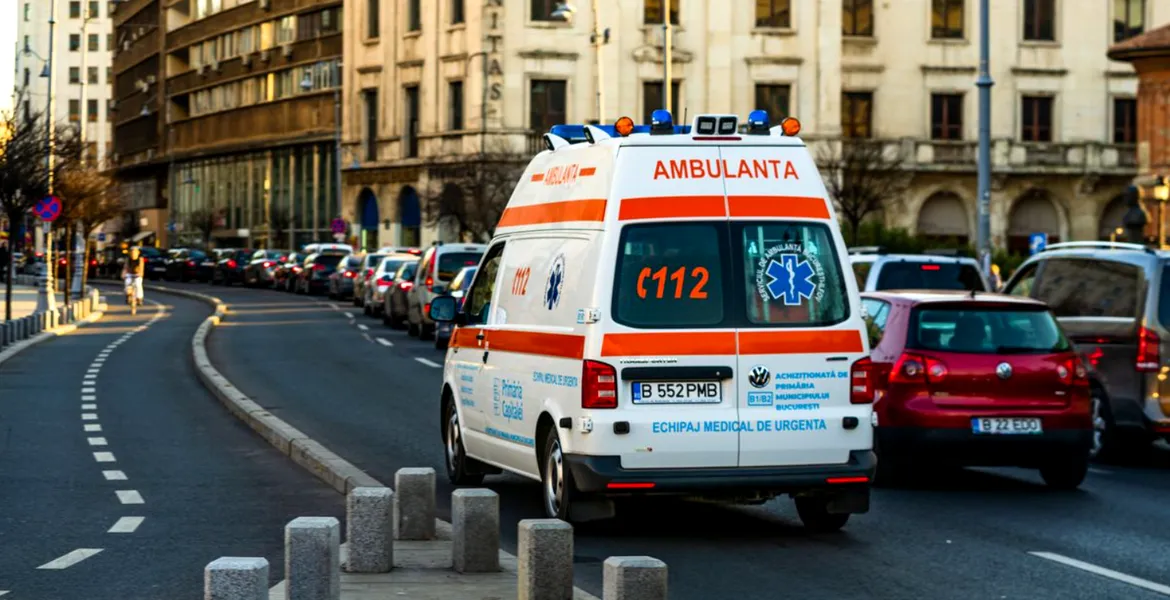 Este legal să treci pe roșu pentru a face loc ambulanței sau pompierilor?