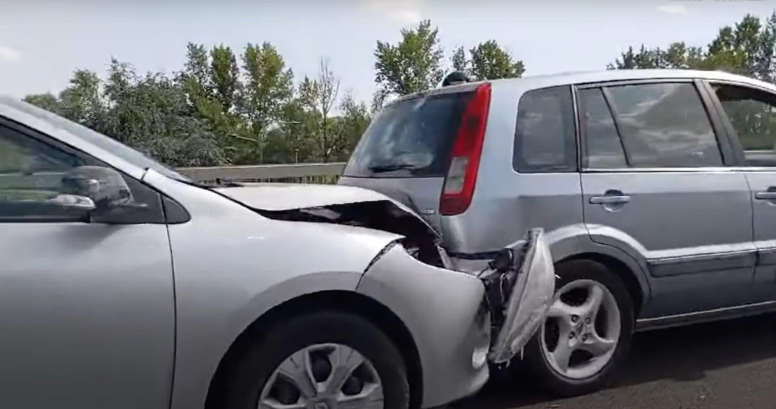 Trafic întrerupt azi pe Podul Decebal datorită unui accident