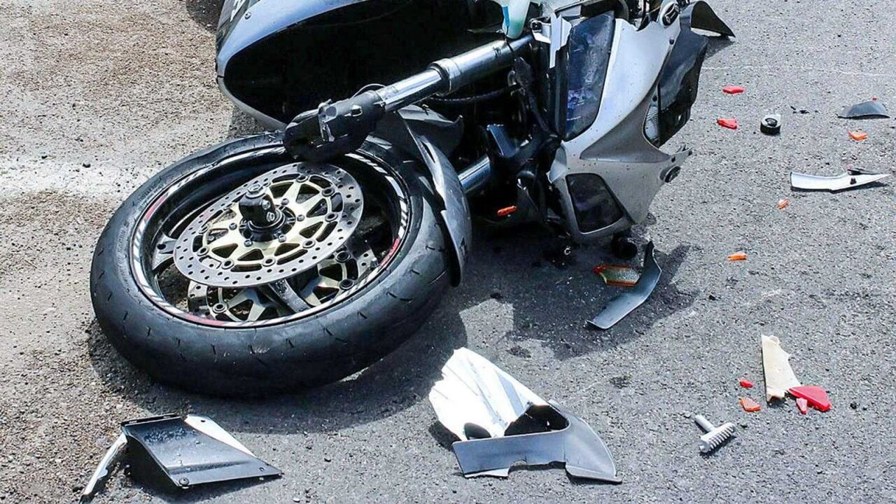 Tragedie pe DN19 între Vama și Orașu Nou: Motociclist polonez în stare critică după coliziune cu autoturism