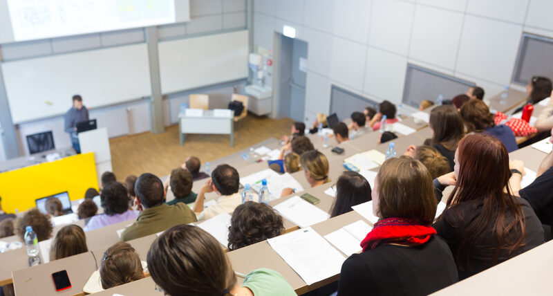 Facultatea de Drept a UBB elimină lucrările de Licență la cererea studenților