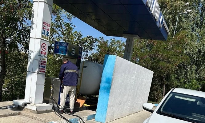 Inspectorii de muncă sătmăreni au dat 20 de avertismente la firme de comercializare a carburanților