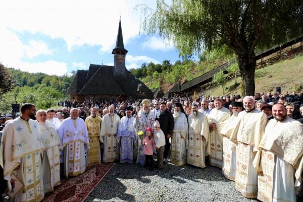 Hram și liturghie Arhierească