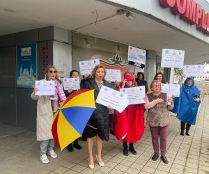 Angajații de la Registrul Comerțului Satu Mare continuă protestele