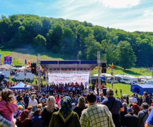 Mii de participanți la Festivalul Sâmbra Oilor de la Huta Certeze